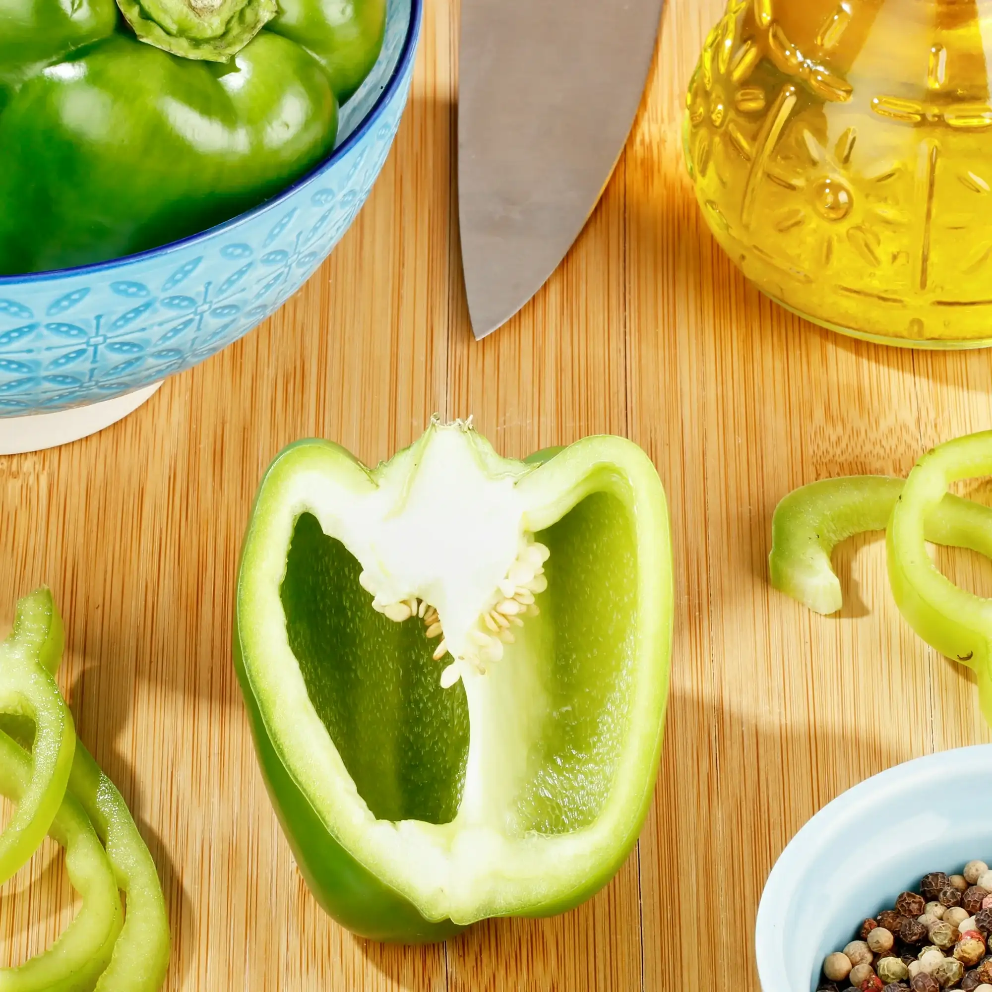 Green Bell Pepper 1 each - الصورة 2